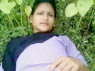 Cute desi girl gets fucked in the backyard