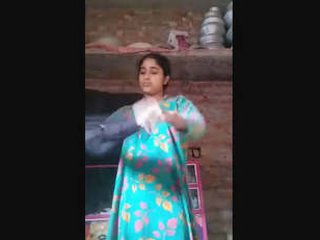 Village babe flaunts her big boobs in a steamy video