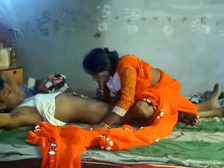 Indian bhabhi gives a blowjob and gets fucked