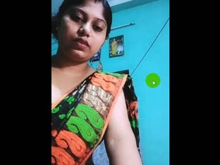 Watch Mampi Bhabhi's steamy live performance in a hot tango video