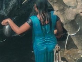 Sunny Leoni's sex tape features a cumshot tribute