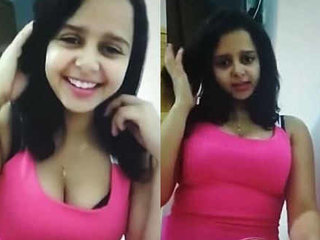 Banglore's Manju Kumari flaunts her seductive cleavage in sizzling video