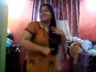 Married desi bhabhi flaunts her pussy and ass on camera