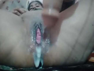 Horny bhabi masturbates in frustration