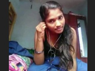 Famous Mallu bhabhi gives a sensual blowjob in HD