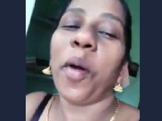 Desi mom shows off her assets in a steamy video