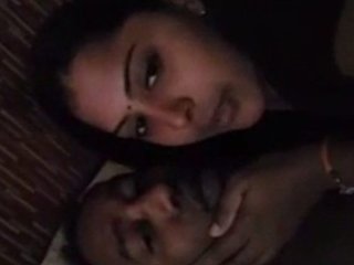 Desi wife gets fucked by her boyfriend in a steamy sex video